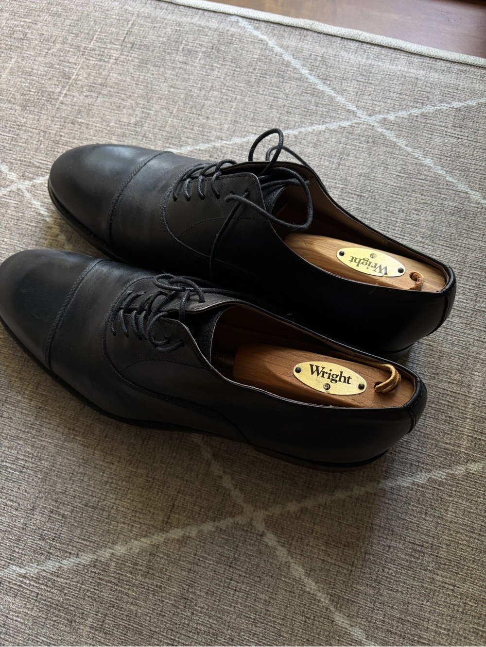 Banana Republic Black Cap-Toe Leather Oxfords